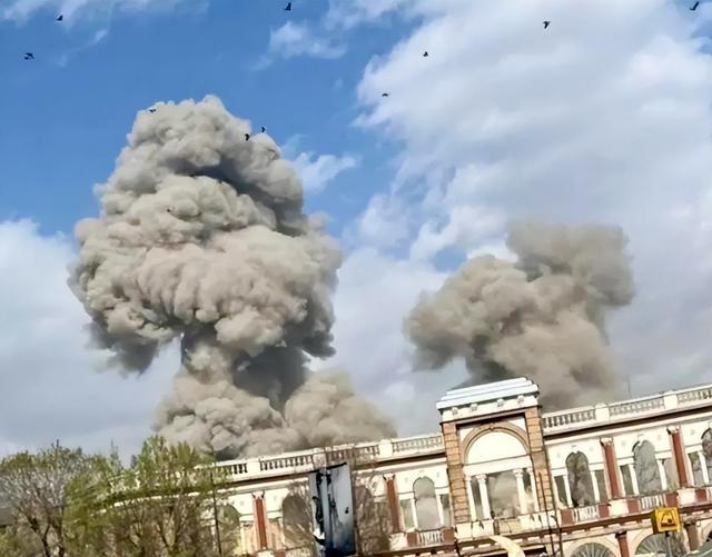 星空体育在线官网-伊朗强援已到！以色列集结10万大军，关键时刻，普京对中国做承诺