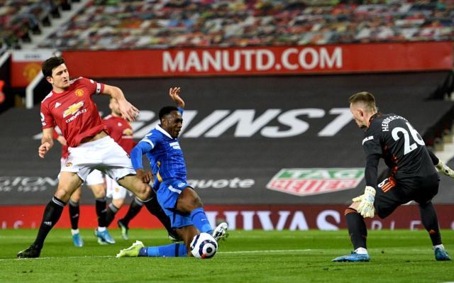 danny-welbeck-brighton-penalty.jpg